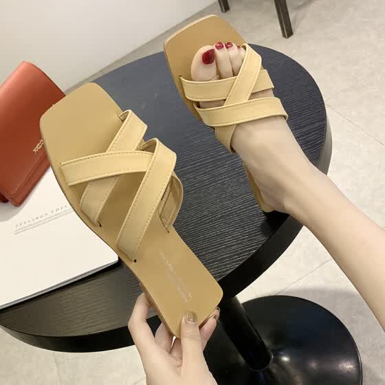 trendy flip flops 2019