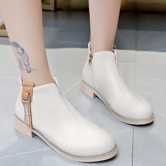 solid round toe heeled boots