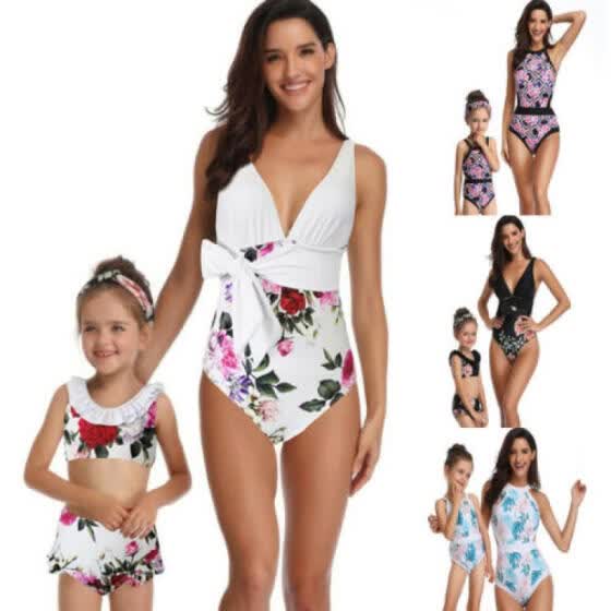 mom daughter matching swimsuits