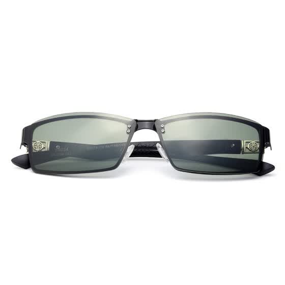 glasses with magnetic accessories