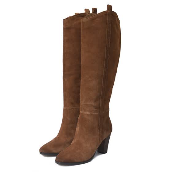 botas ante mujer